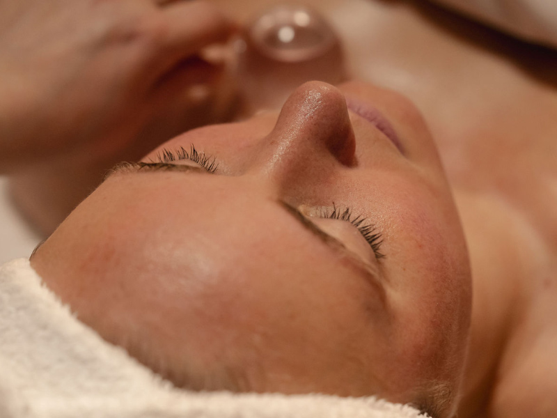 Eyelash tint & brow treatment. Ilu Hub Wanaka. Beauty treatments, facial, microneedling, eyelash tint, hair removal, lymphatic drainage, body treatment, mani pedi