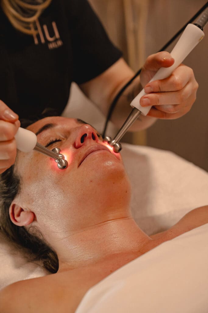 Microcurrent facial. Ilu Hub Wanaka. Beauty treatments, facial, microneedling, eyelash tint, hair removal, lymphatic drainage, body treatment, mani pedi